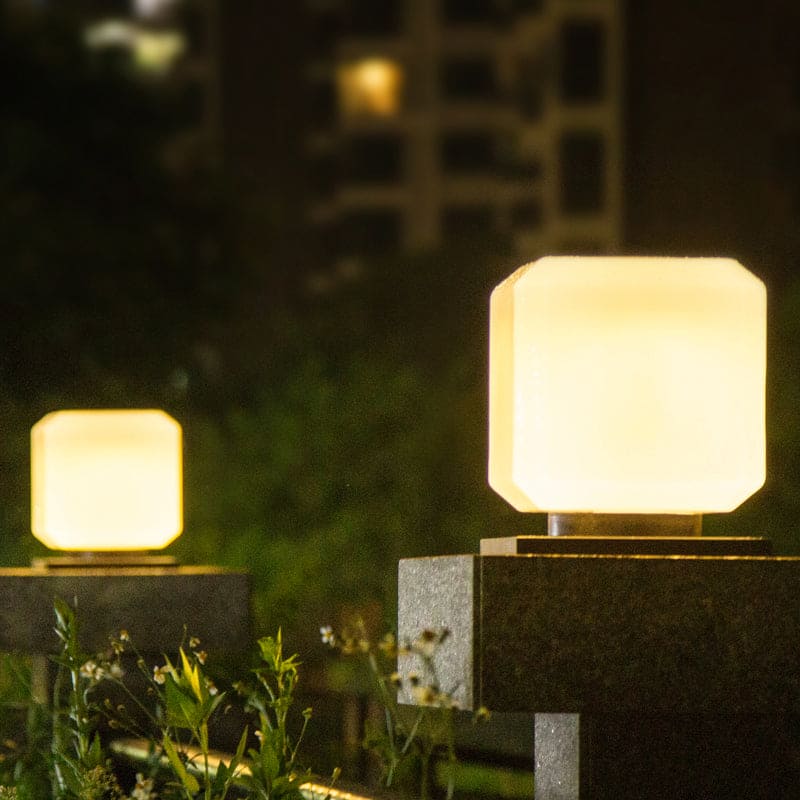 CubeLamp | Elegante solarbetriebene Acryl-Außenlampe für den Garten
