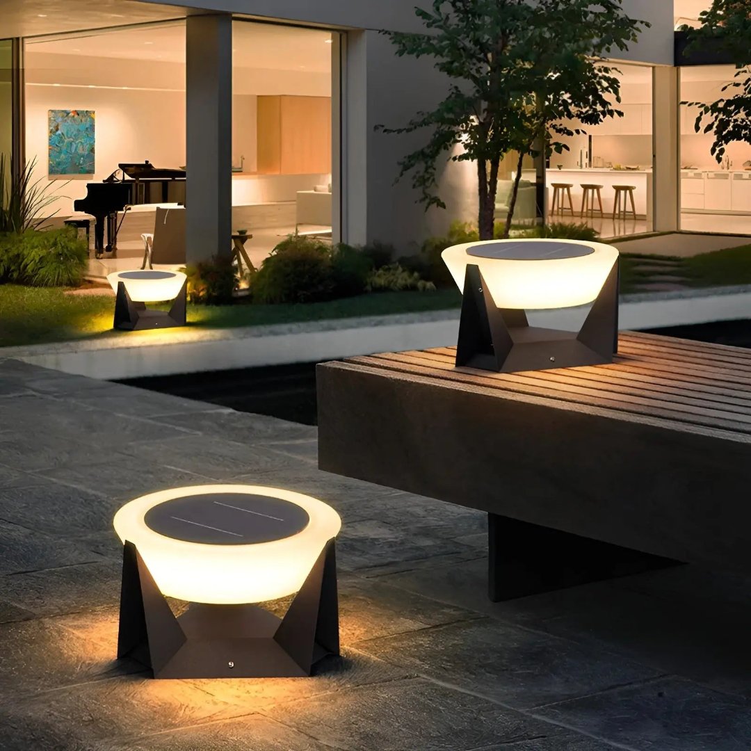 SolarLux | Elegante solarbetriebene Außenlampe mit japanischem Design