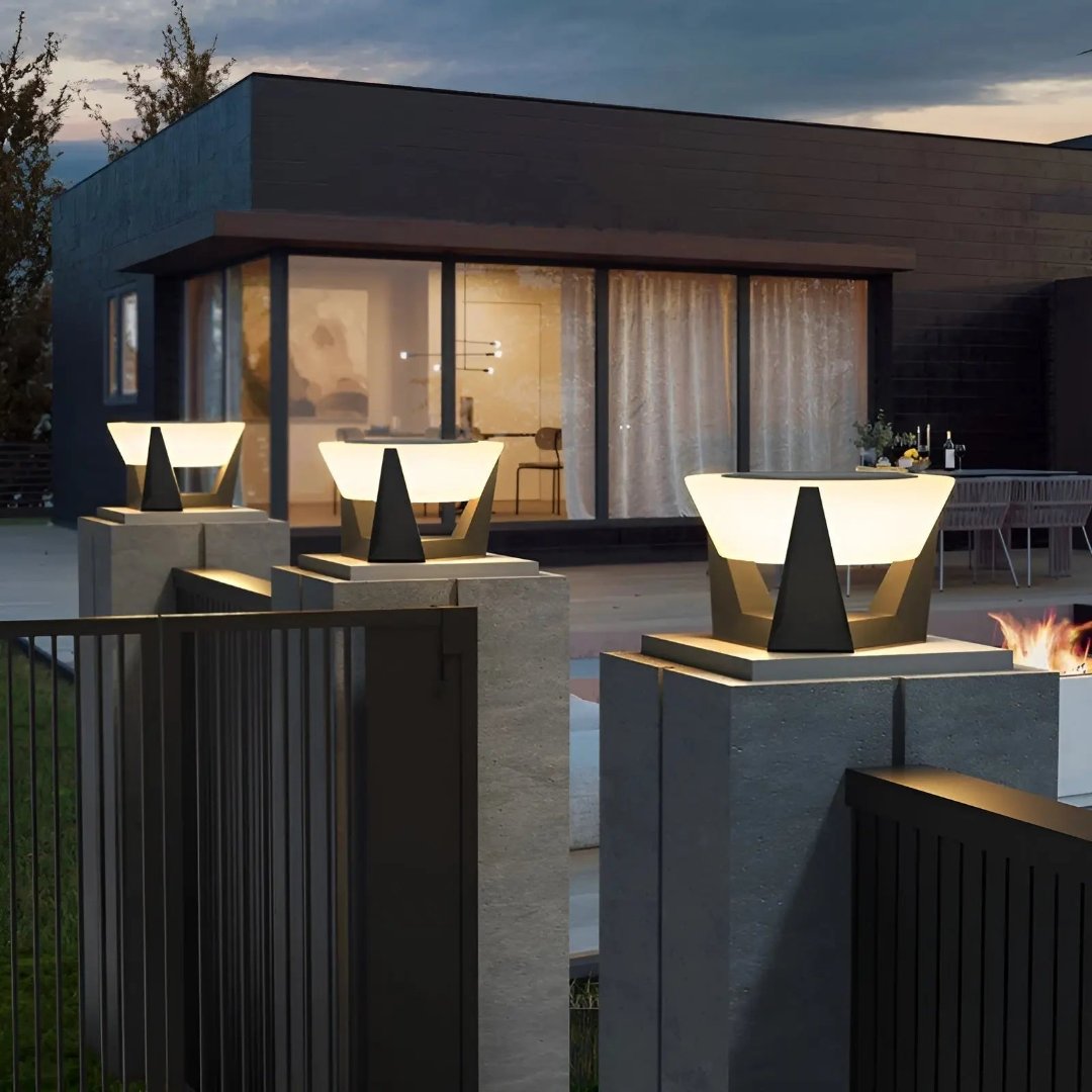 SolarLux | Elegante solarbetriebene Außenlampe mit japanischem Design